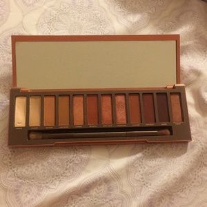 Urban Decay Naked Heat Eyeshadow Palette 👁